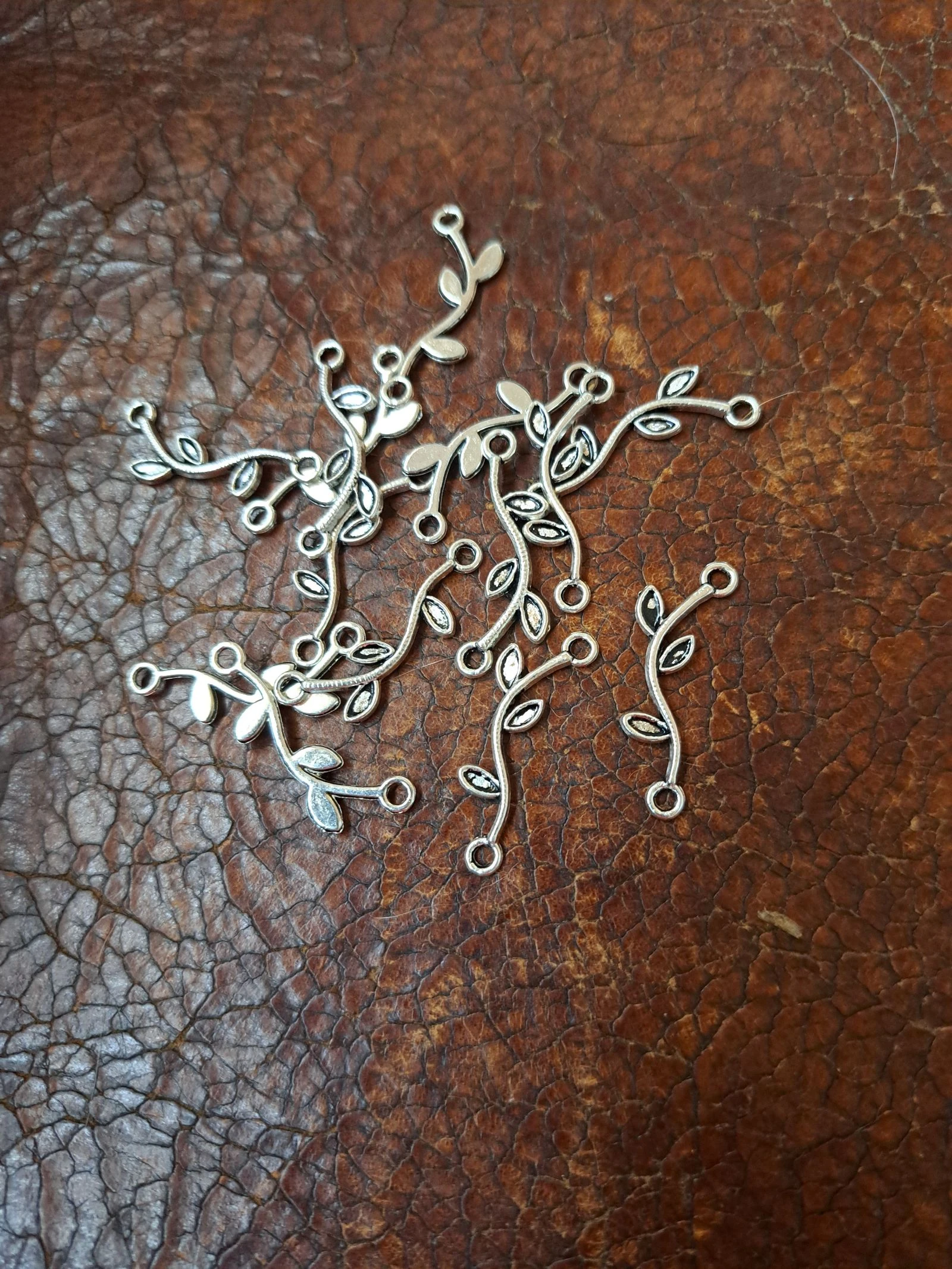 Connecteurs bijoux feuilles 